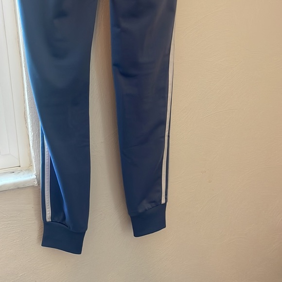 Adidas warm up pants - Picture 5 of 6